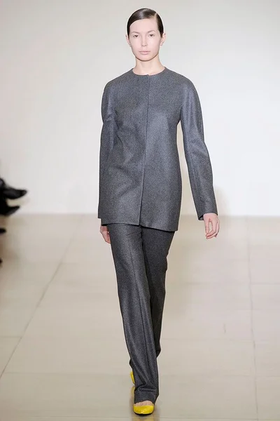 Look 13